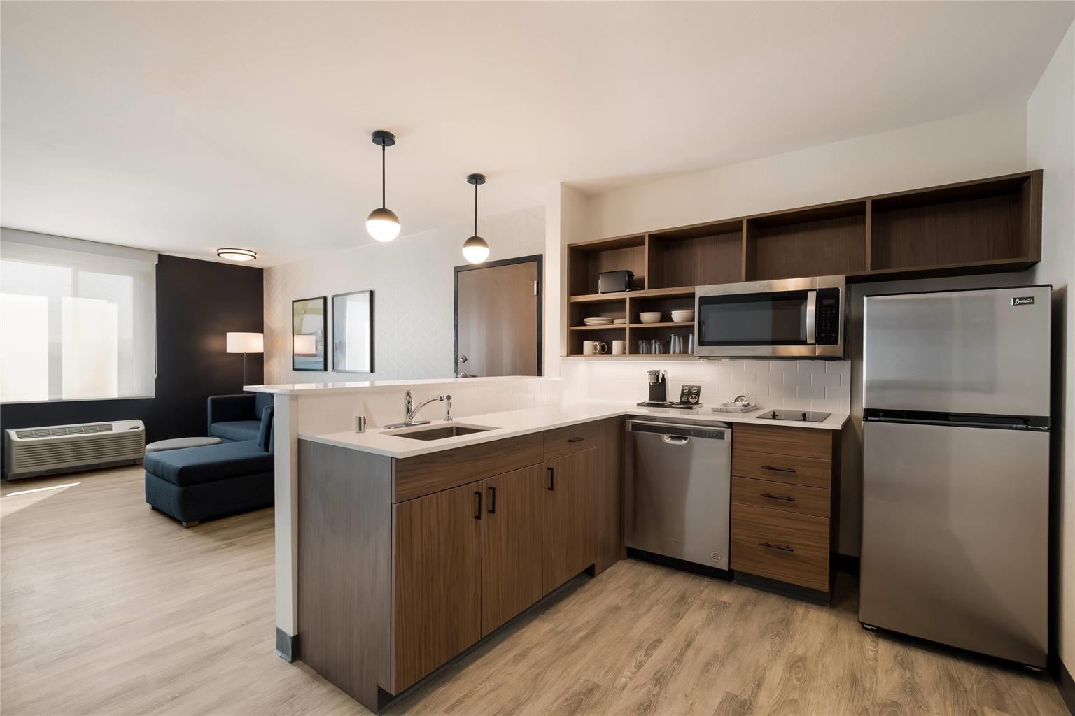 Everhome Suites Corona - photo 27