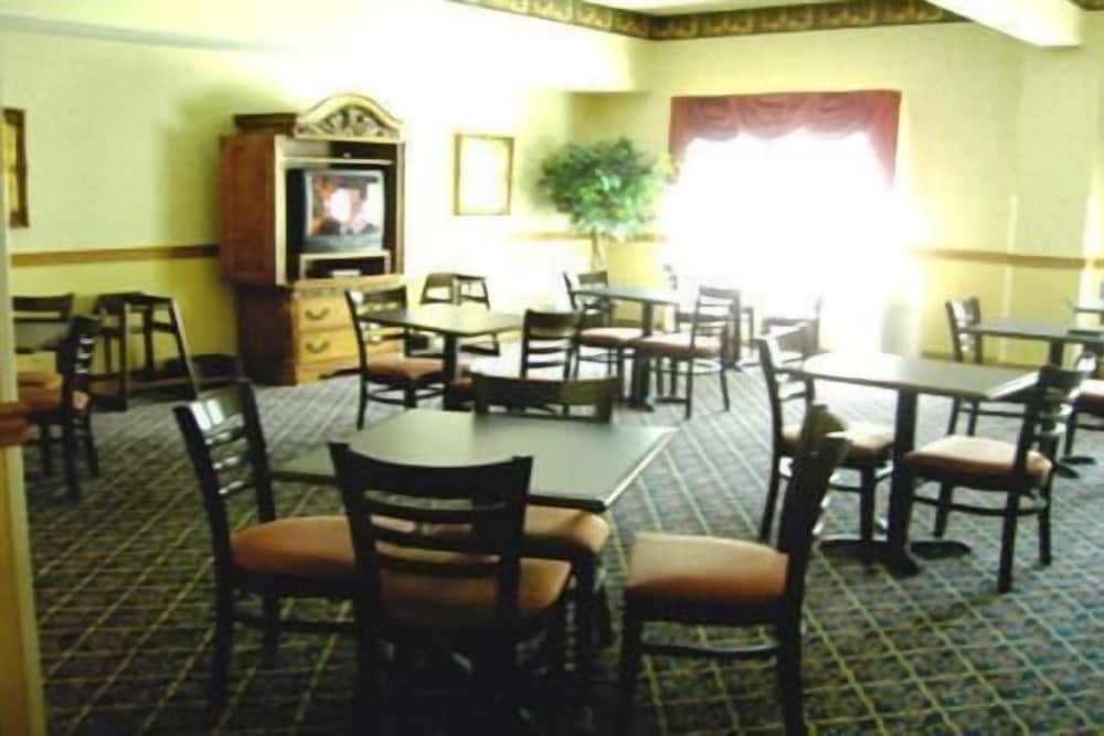 Country Inn & Suites by Radisson Somerset KY - photo 8
