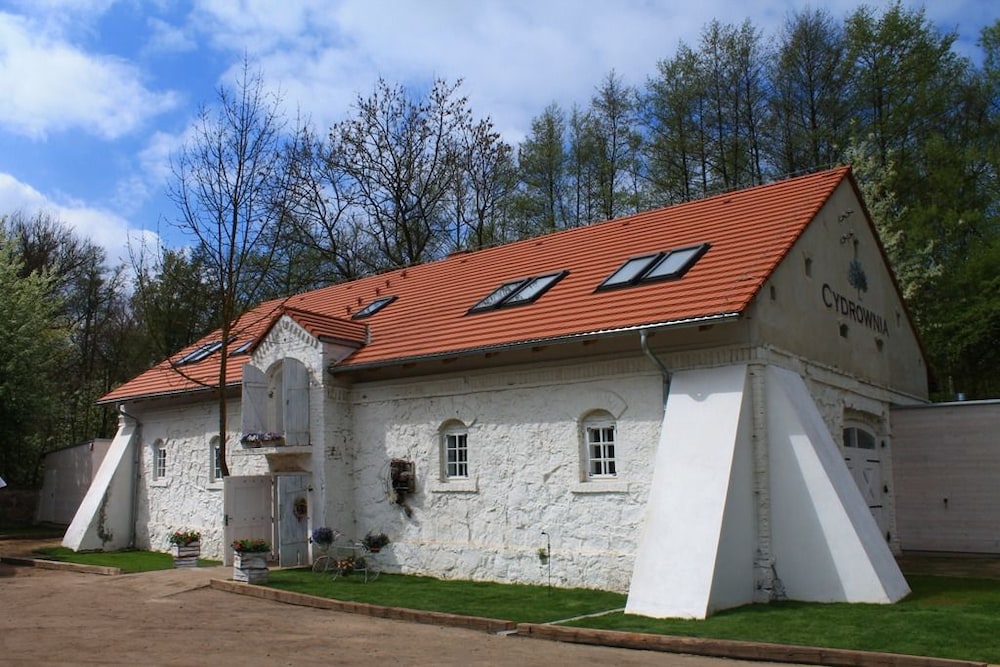 Błędowskie Rosy - last minute hotel in Bledow