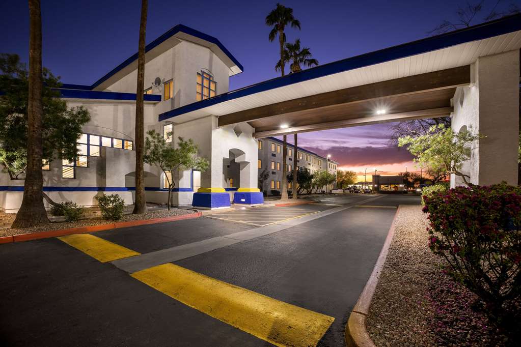 Days Inn & Suites by Wyndham Mesa Near Phoenix - photo 6