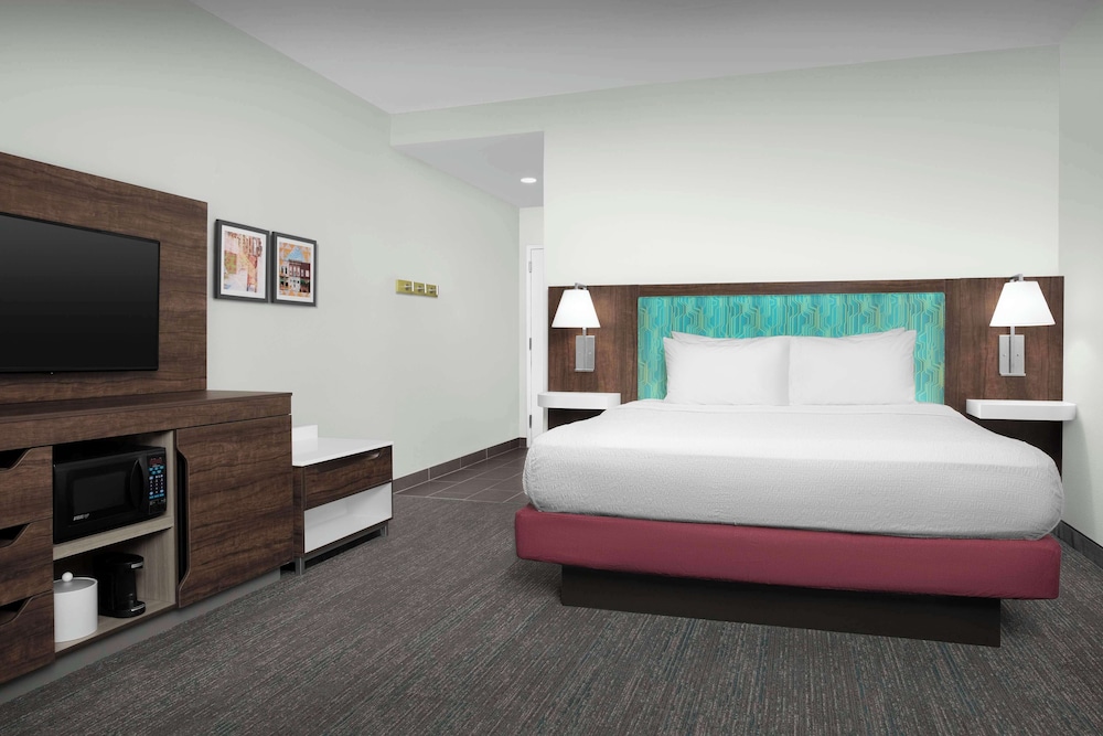 Hampton Inn Dandridge - photo 12