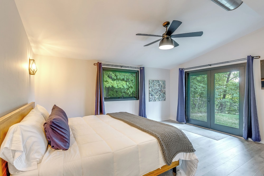 Riverfront Appleton Home with Pool and Boat Dock — Appleton — photo 5