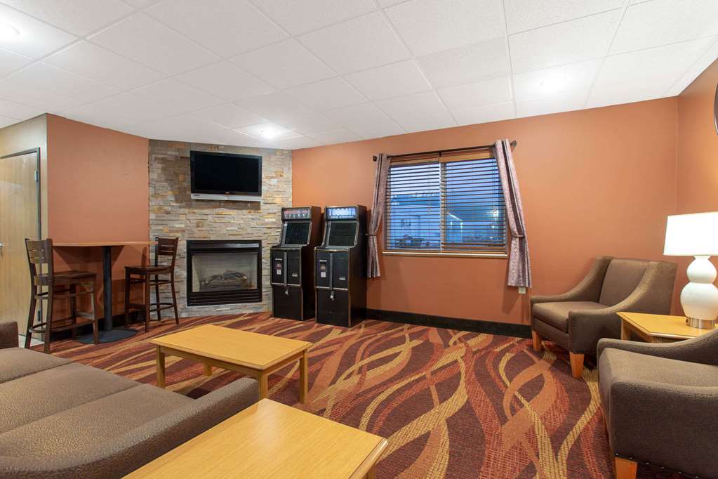 AmericInn by Wyndham Boscobel - photo 7