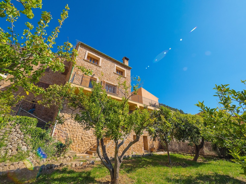 Bunyola — 4-Star Luxury Hotel in Bunyola, Spain