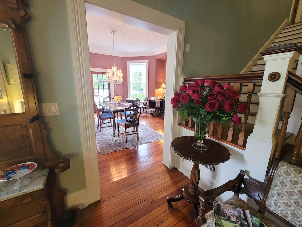 Camellia Rose Inn - photo 15