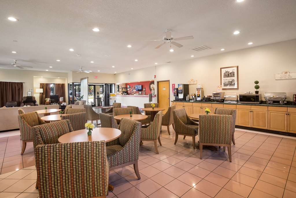 Econo Lodge Inn & Suites Hardeeville I 95 - photo 42