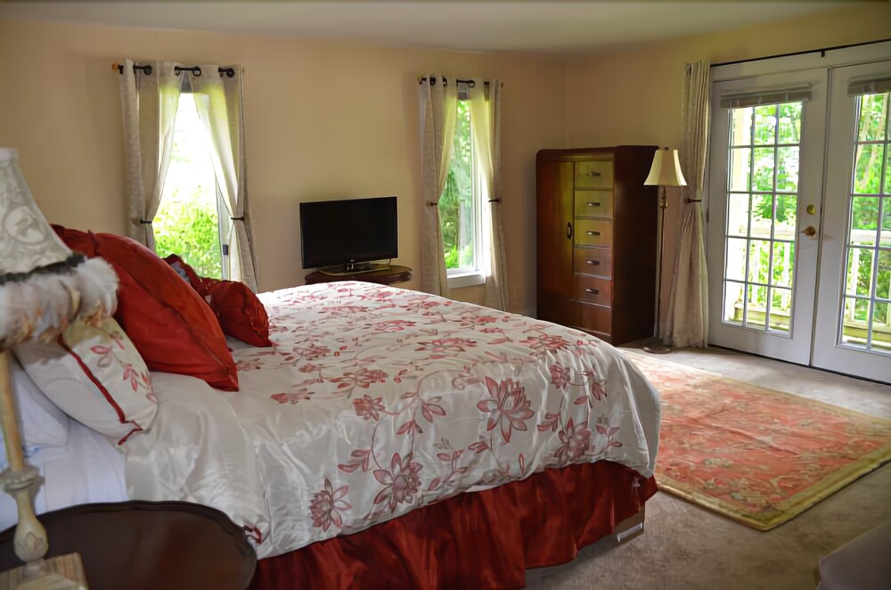 Thornewood Inn & Restaurant - photo 8