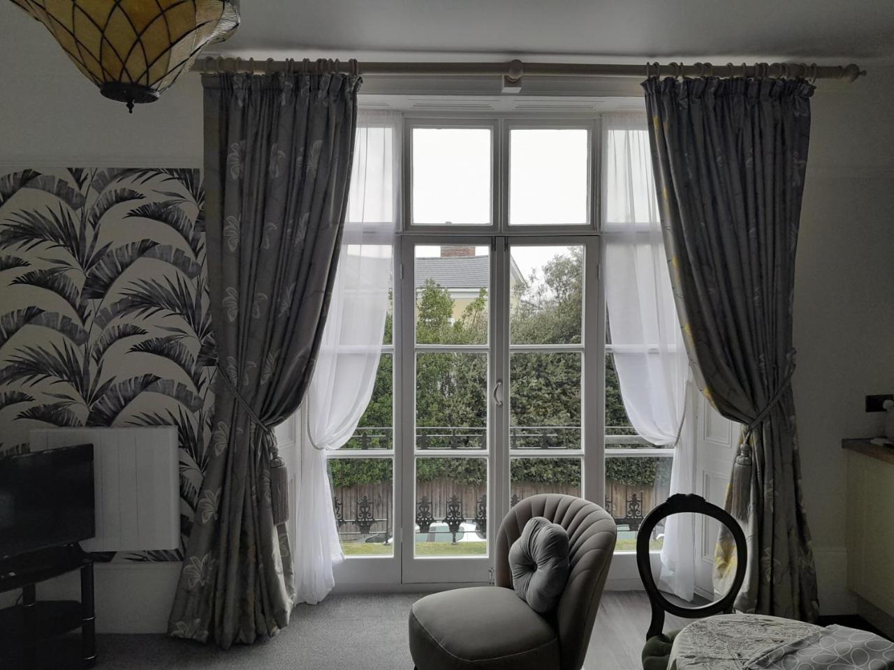 Westend — 4-Star Luxury Hotel in Ryde, United Kingdom