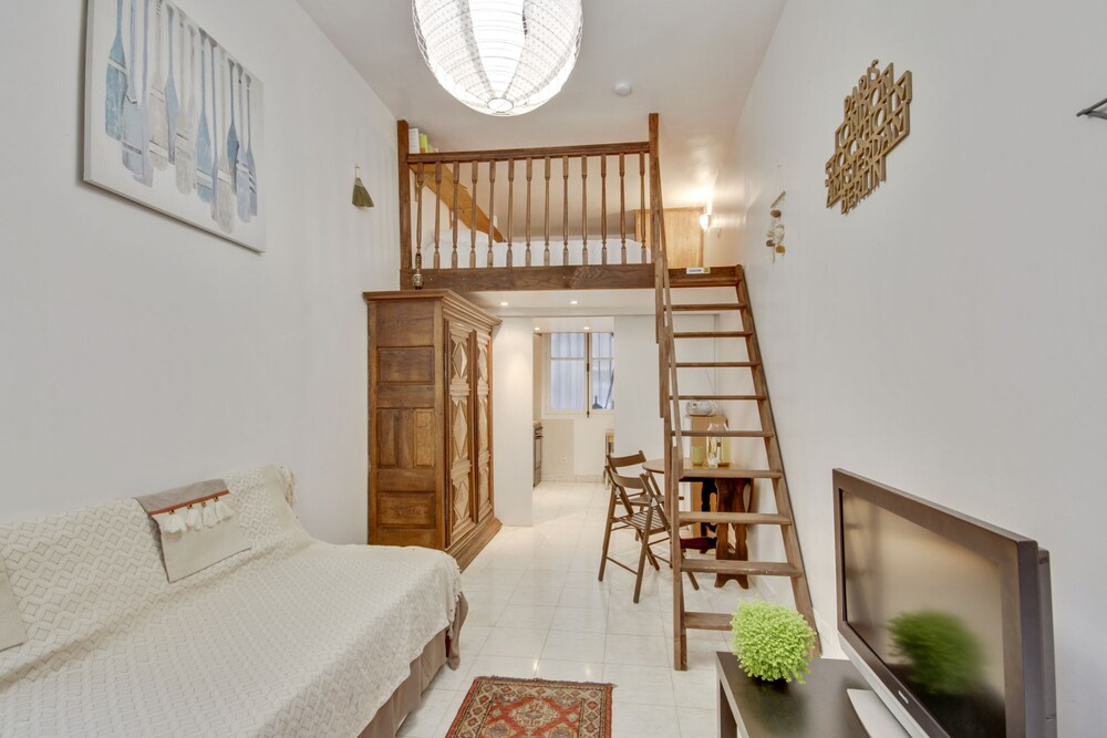 Appartement 2 chambres — 5-Star Luxury Hotel in Paris, France