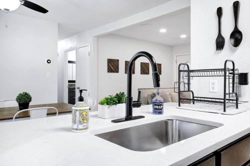 Centrally Located Little Gem in San Antonio, United States