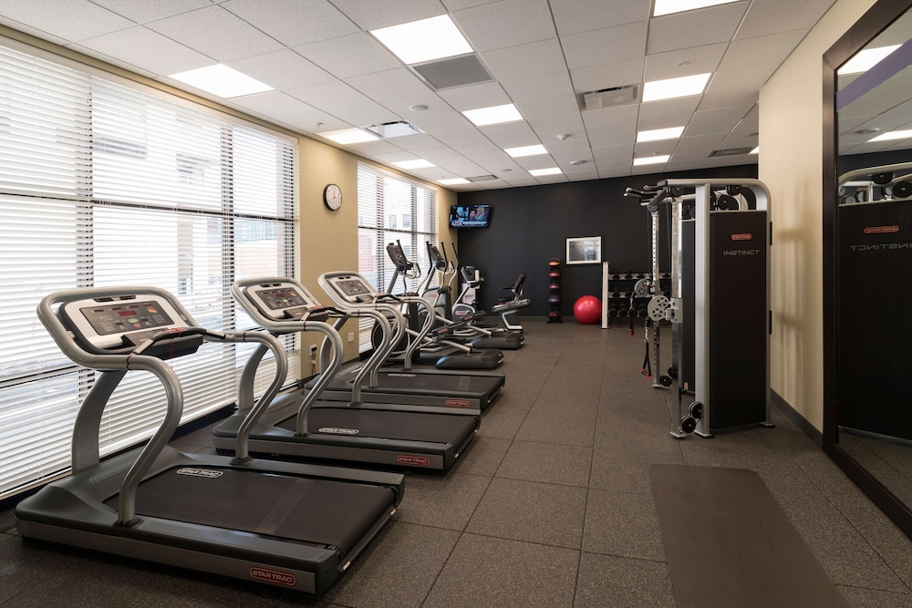 Hampton Inn & Suites Tulsa Downtown - photo 29