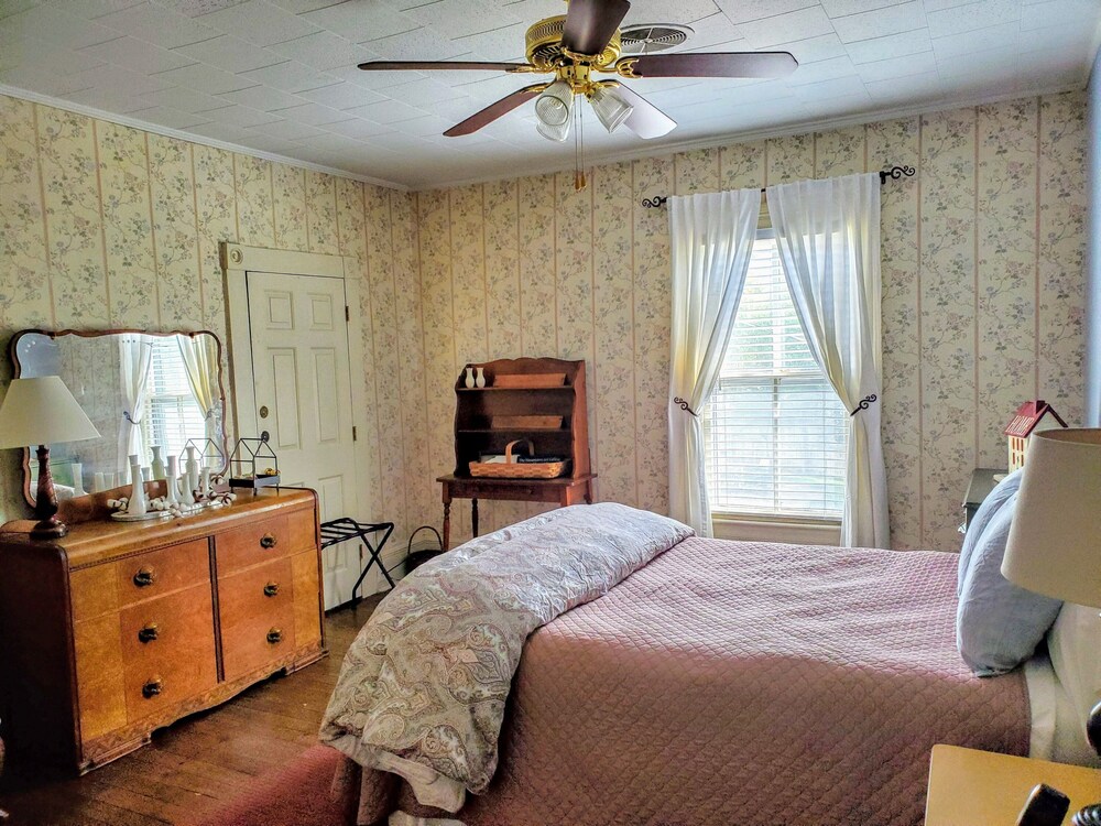 The Claiborne Bed and Breakfast - photo 10