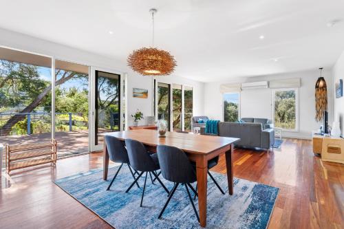 Menzies Backbeach Retreat By Ready Set Stay — Rye