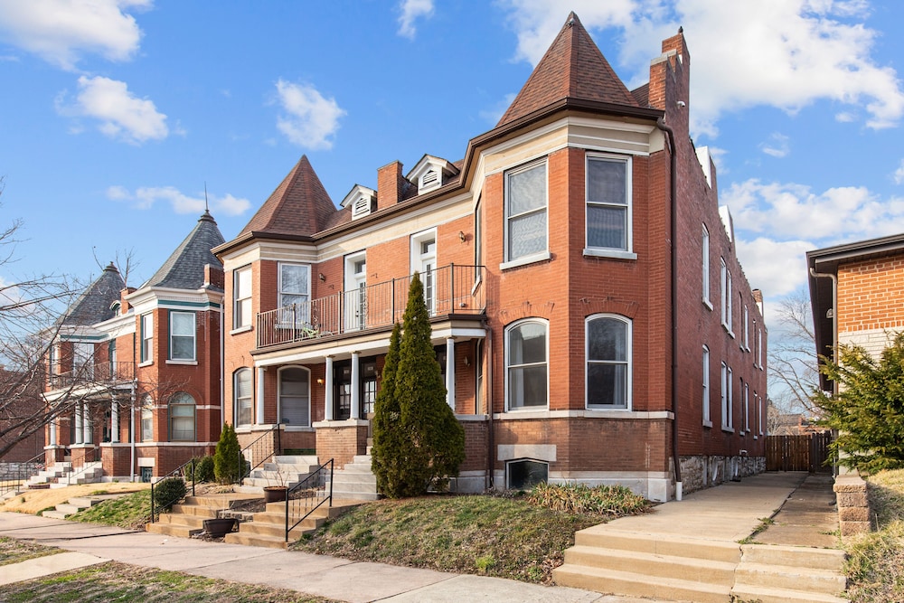 Blooming Memories JZ Vacation Rentals — 4-Star Luxury Hotel in St. Louis, United States