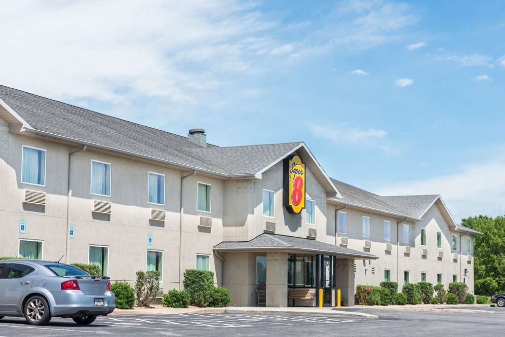 Super 8 by Wyndham Hagerstown Halfway Area - featured photo