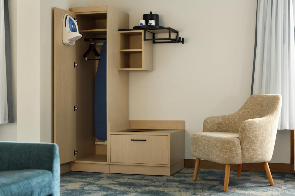 Hampton Inn Lancaster - photo 11