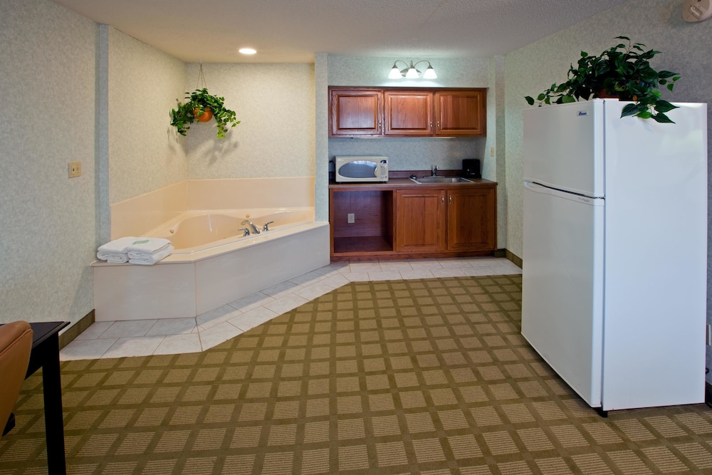 Holiday Inn Express Corydon an IHG Hotel - photo 2