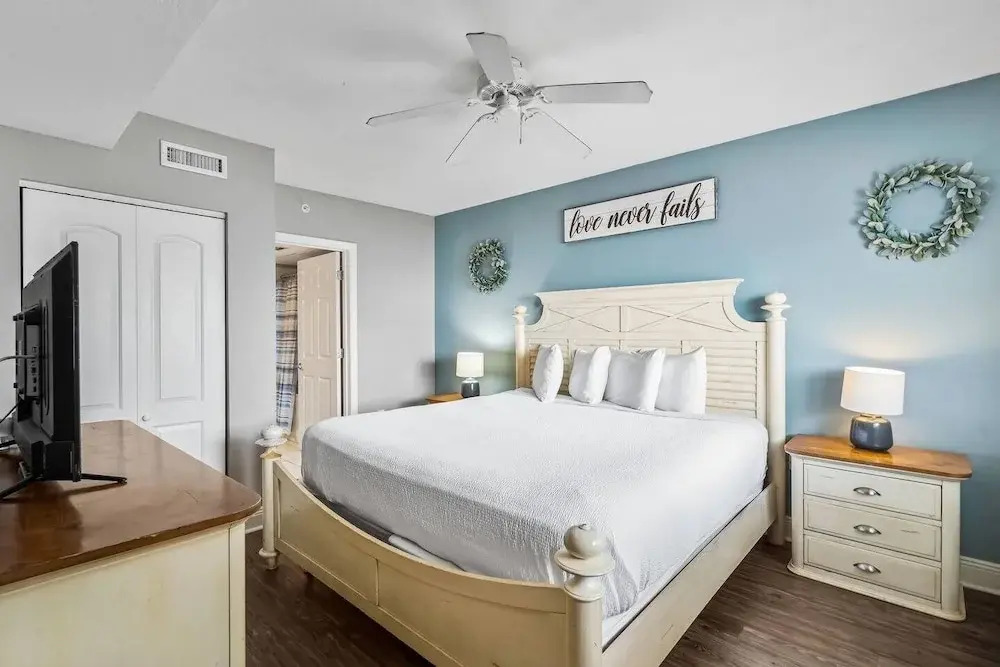 Emerald Beach Resort 1133 Beachfront with Breathtaking Views by Beach Haven Vacation Rentals - photo 5