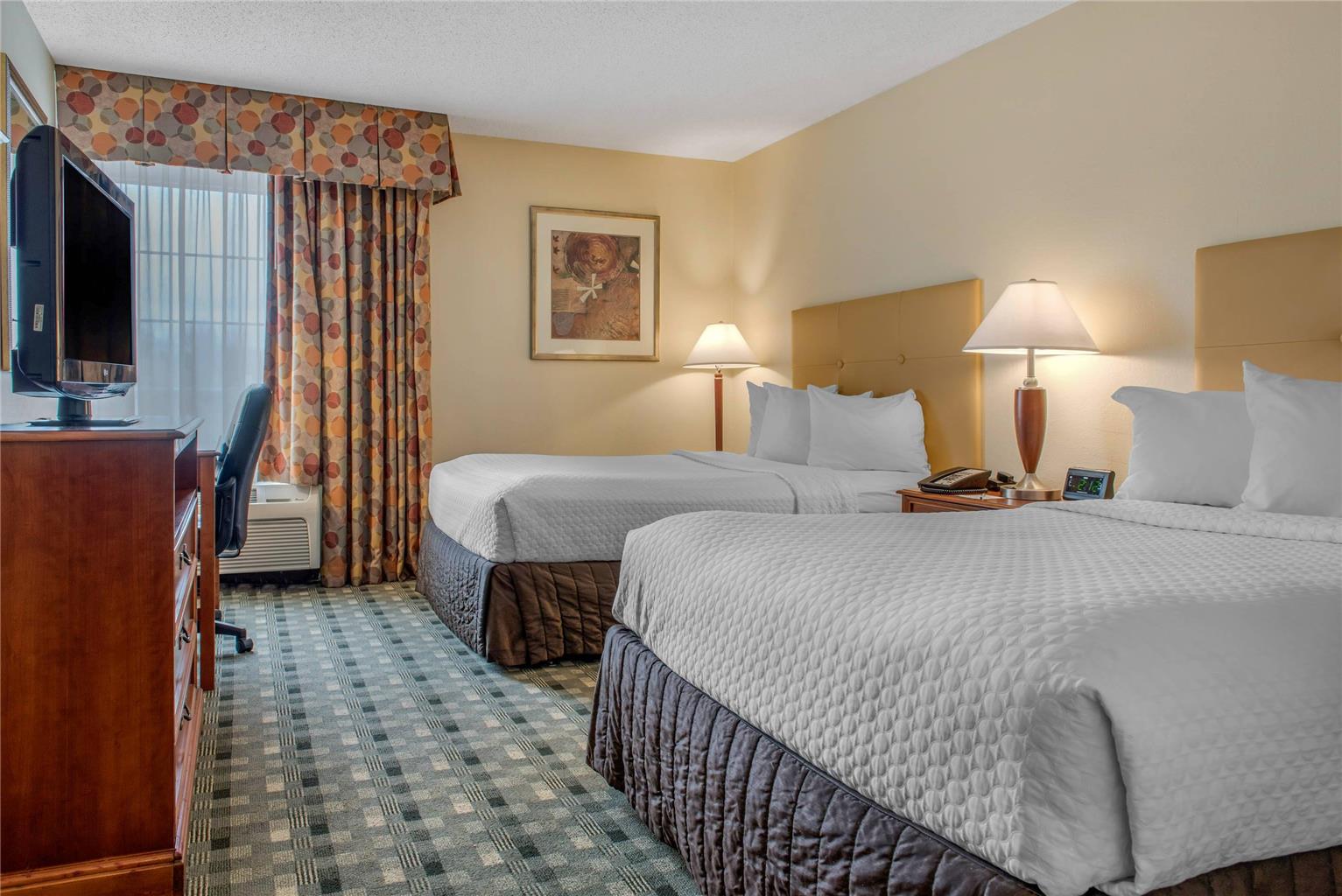 Quality Hotel Conference Center Cincinnati Blue Ash - photo 7
