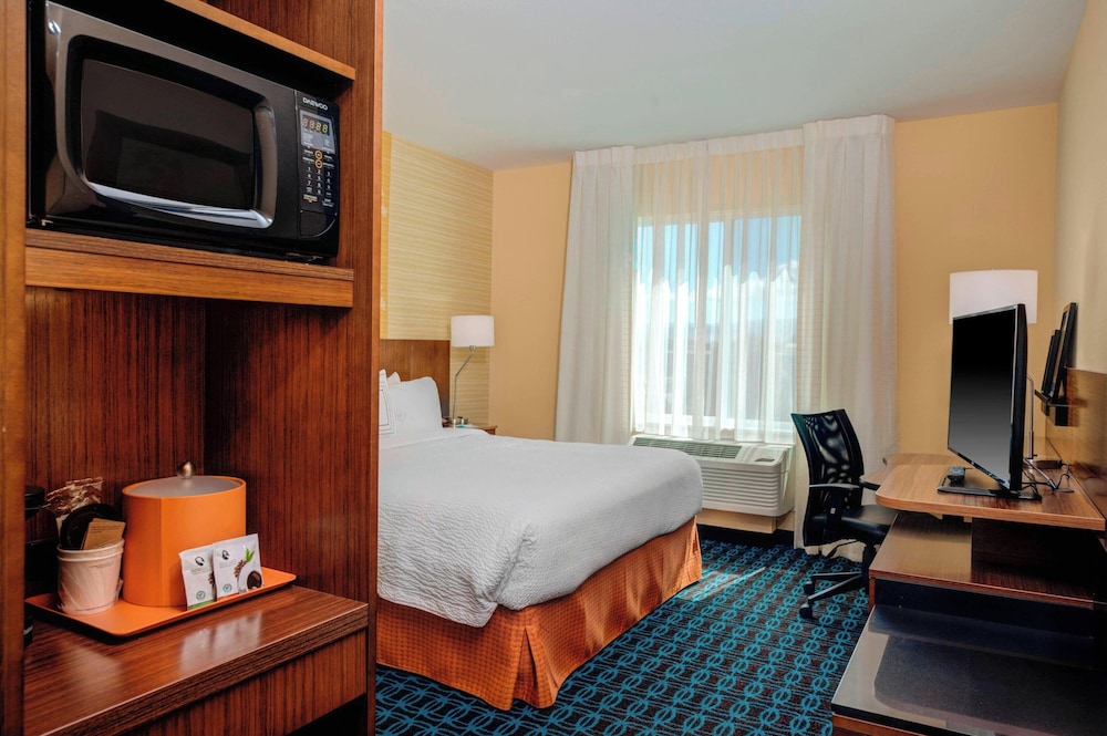 Fairfield Inn & Suites by Marriott Hollister - photo 24