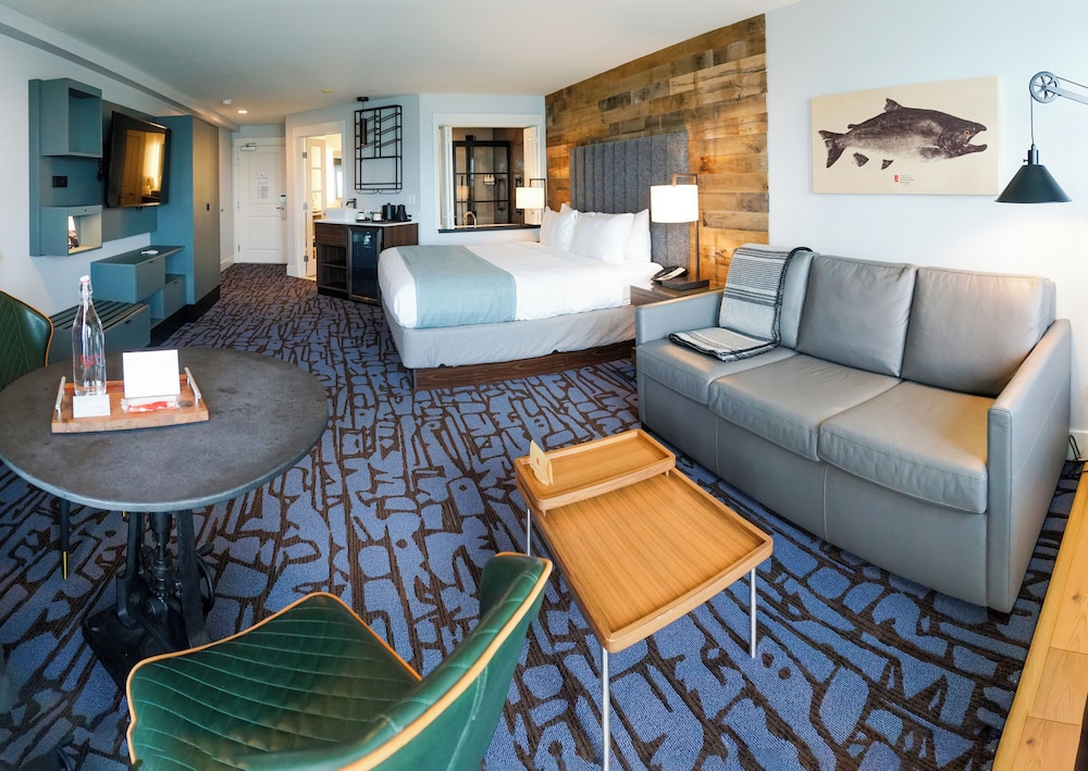 Cannery Pier Hotel & Spa - photo 23