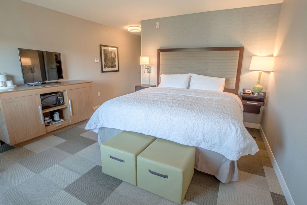 Hampton Inn by Hilton Amesbury - photo 6