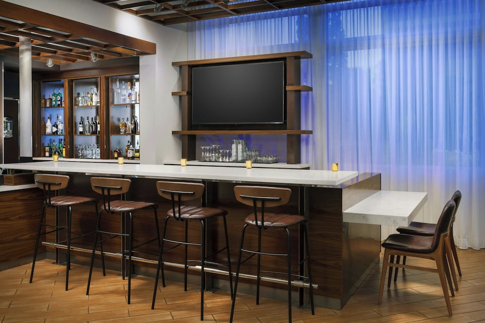 Courtyard by Marriott Los Angeles Woodland Hills - photo 34