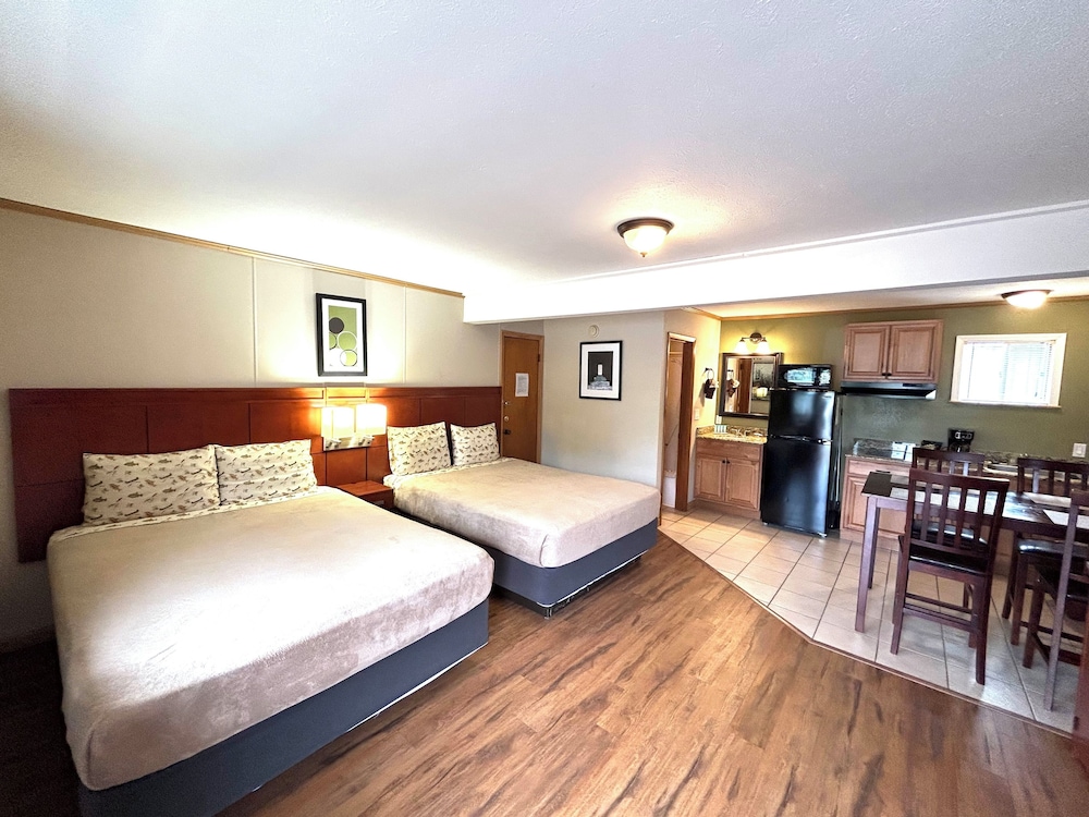 Hunter's Friend Resort - photo 23
