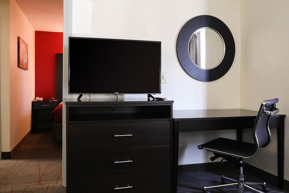 Greenville Pelham Inn by IHG - photo 33