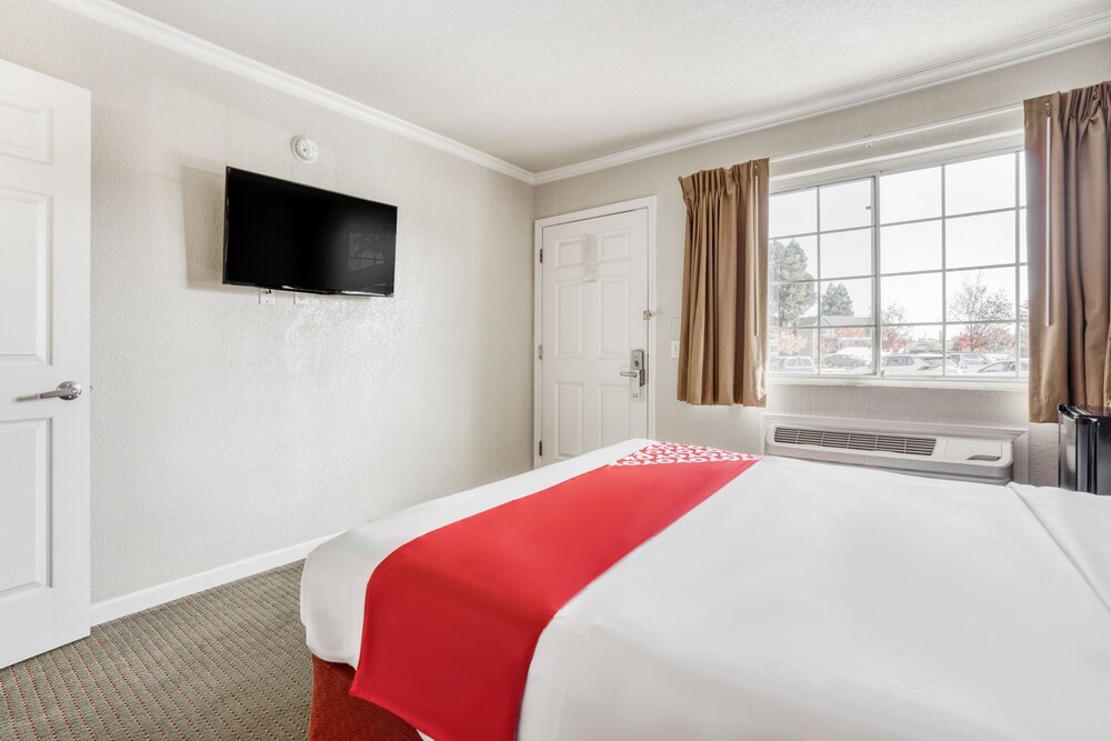 Americas Best Value Inn and Suites - photo 12