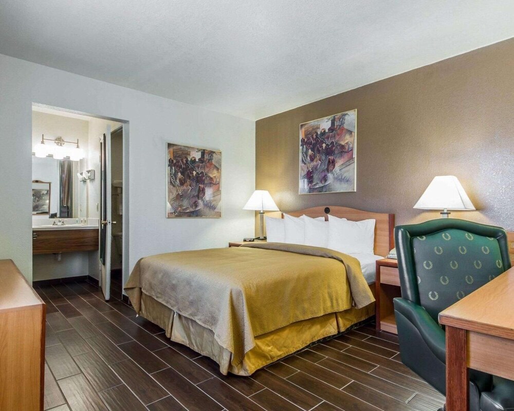 Quality Inn Oakland - photo 7