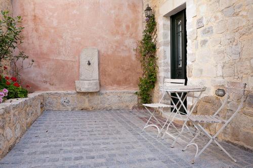 Kastellos Traditional House