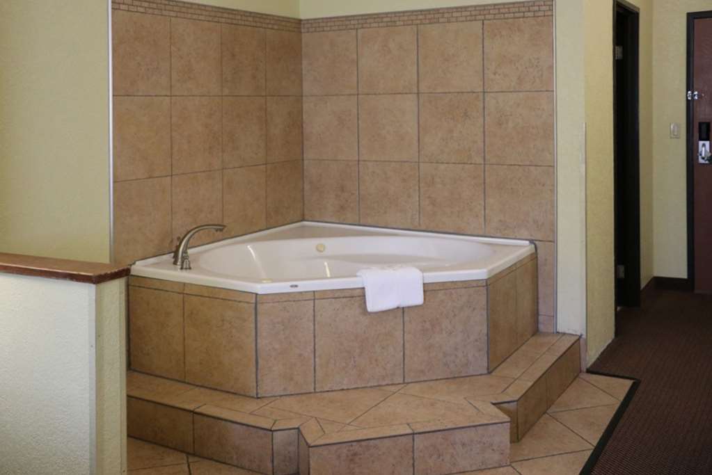 Quality Inn Evansville Eastland Area - photo 6