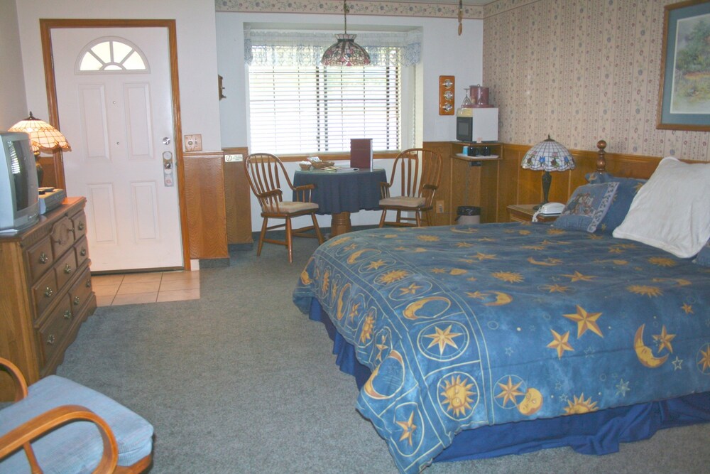 Captains Cove Inn - photo 4