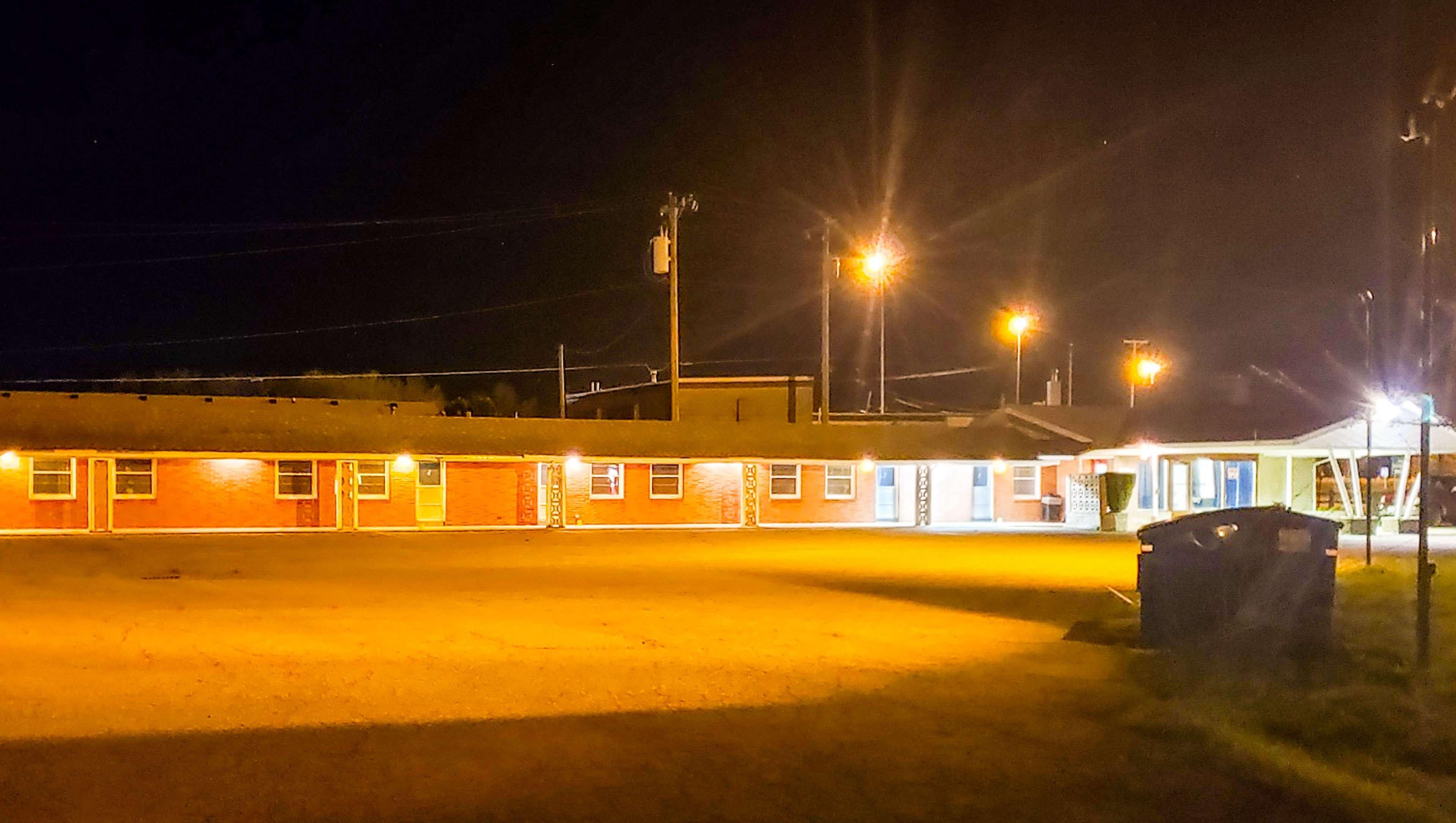 Hotel Wauseon - photo 17