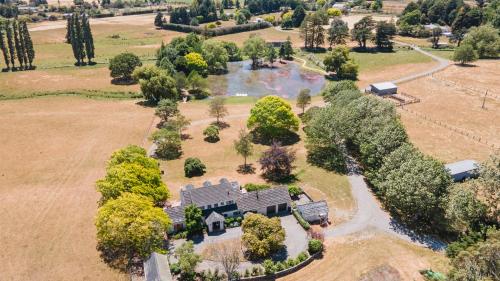 Clarendon Estate Masterton Holiday Home — 4-Star Luxury Hotel in Masterton, New Zealand
