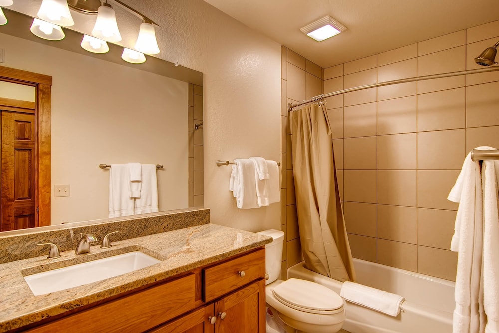 Black Canyon Inn Unit H4 Deluxe - photo 13