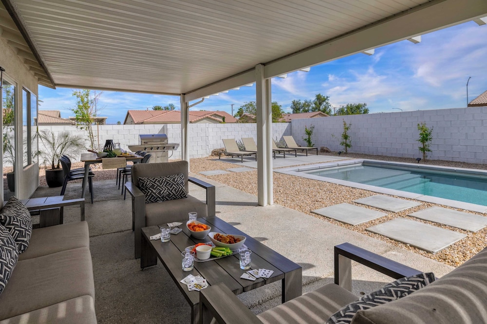 Montego by Avantstay Private Yard w Pool & Hot Tub - photo 28
