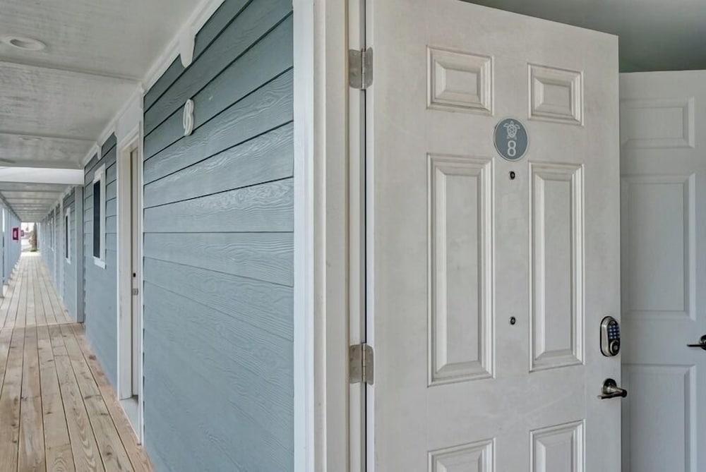 Loggerhead Inn and Suites - photo 45