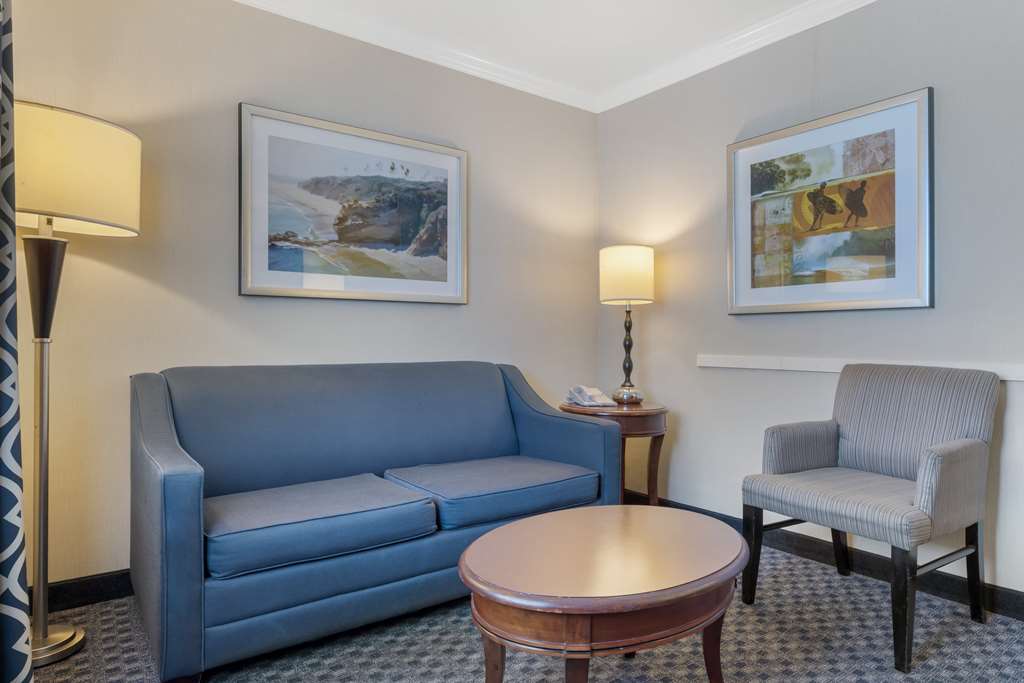 Best Western Plus Marina Shores Hotel - photo 44