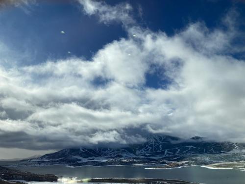On Top of the Mountains Full Townhome in Bridgeport, United States