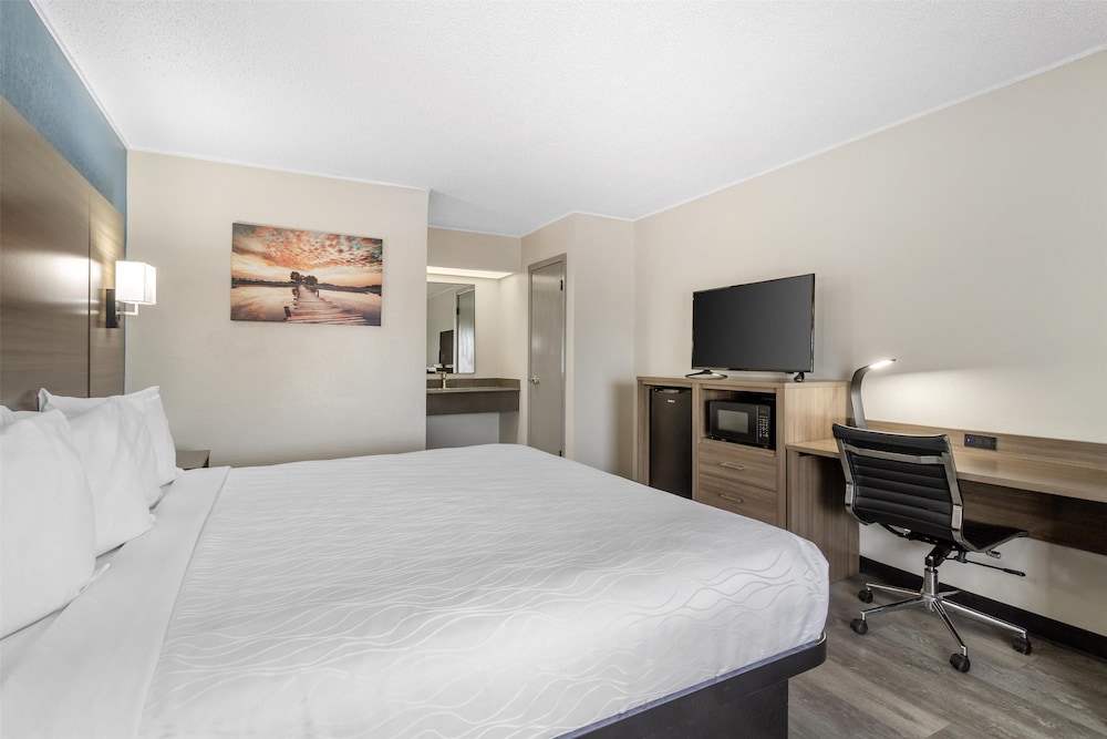 Days Inn by Wyndham Victoria TX East - photo 13