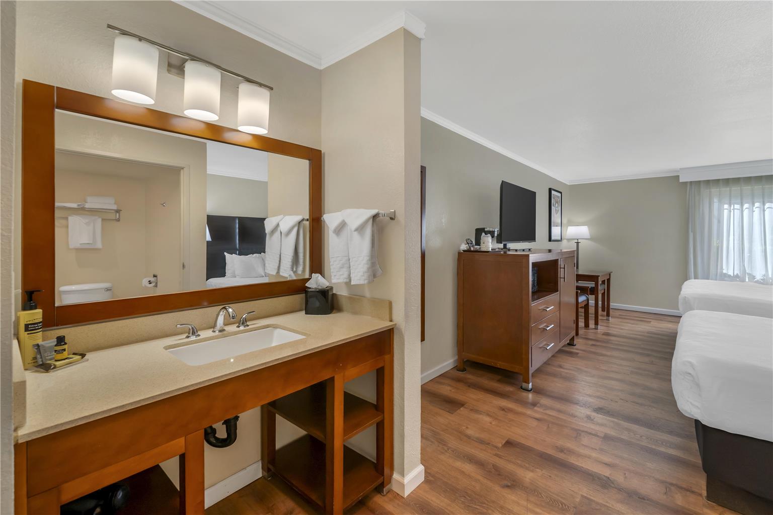 Best Western Plus Northwoods Inn - photo 45