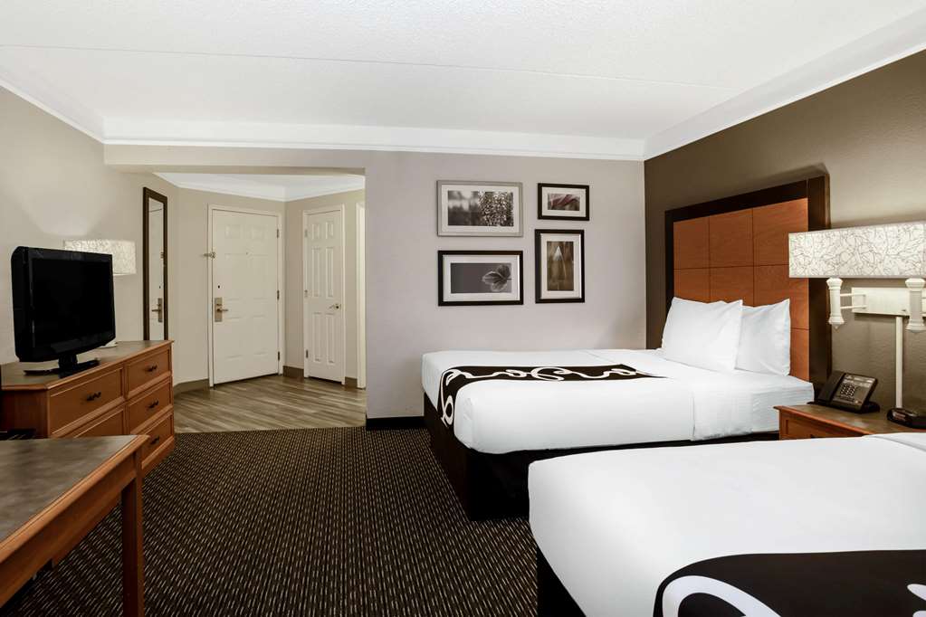 La Quinta Inn & Suites by Wyndham Tucson Airport - photo 10