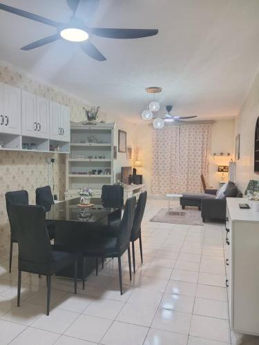 Putatan Platinium 2 Bedroom Farah Biz Homestay — 4-Star Luxury Hotel in Putatan, Malaysia