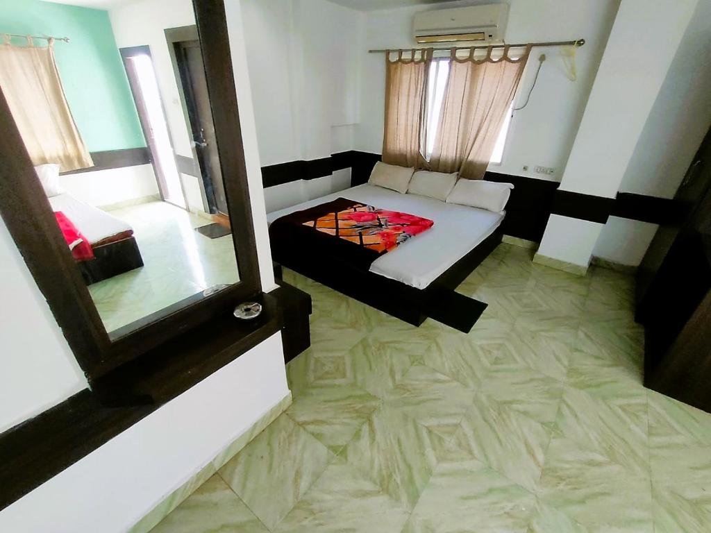 Staymaker Chakra Nayan Tara Sonu Inn — Rampur Hat — photo 5