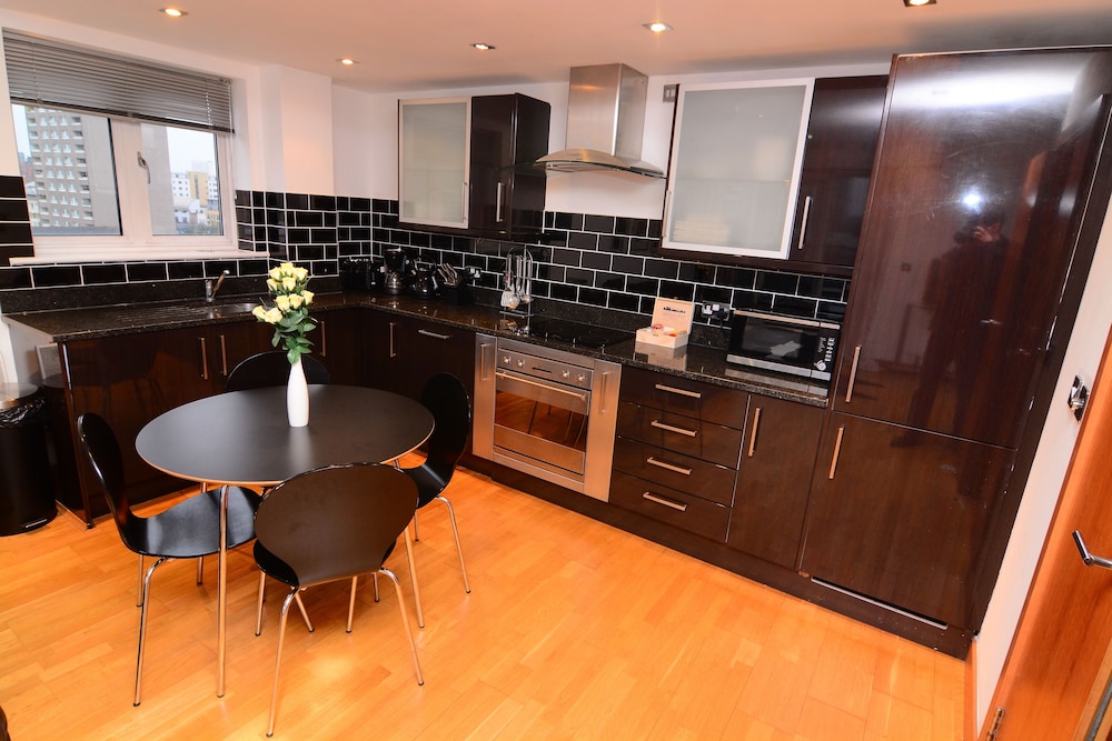 Apartment Wharf Cuba Street — 4-Star Luxury Hotel in London, United Kingdom