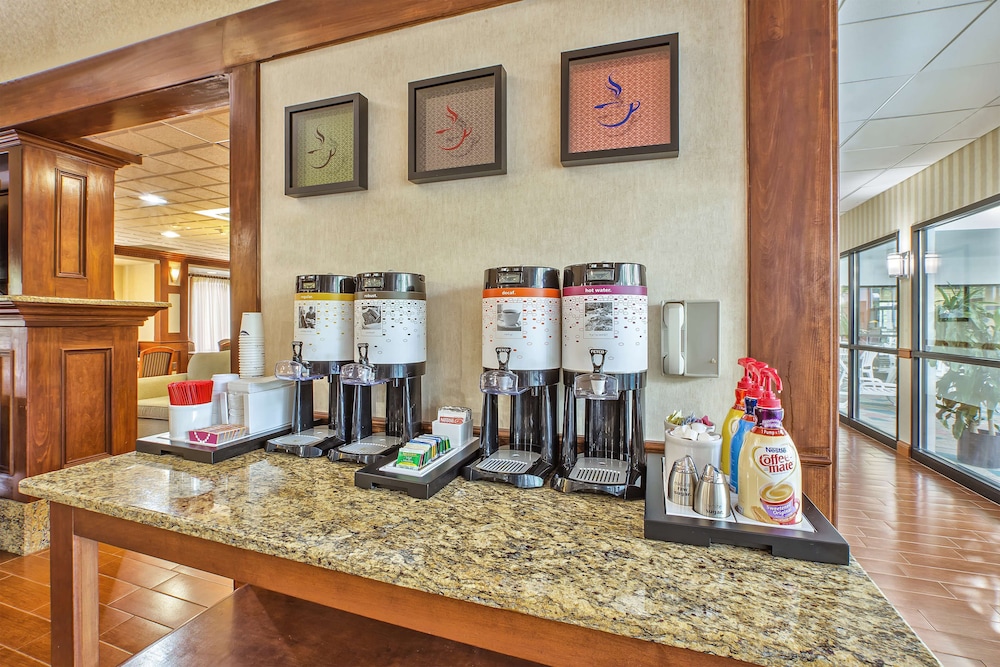 Hampton Inn Hotel Detroit Belleville Airport Area - photo 22