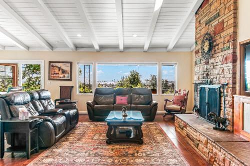 Peaceful Terrace Long Term Rental — 4-Star Luxury Hotel in Santa Barbara, United States
