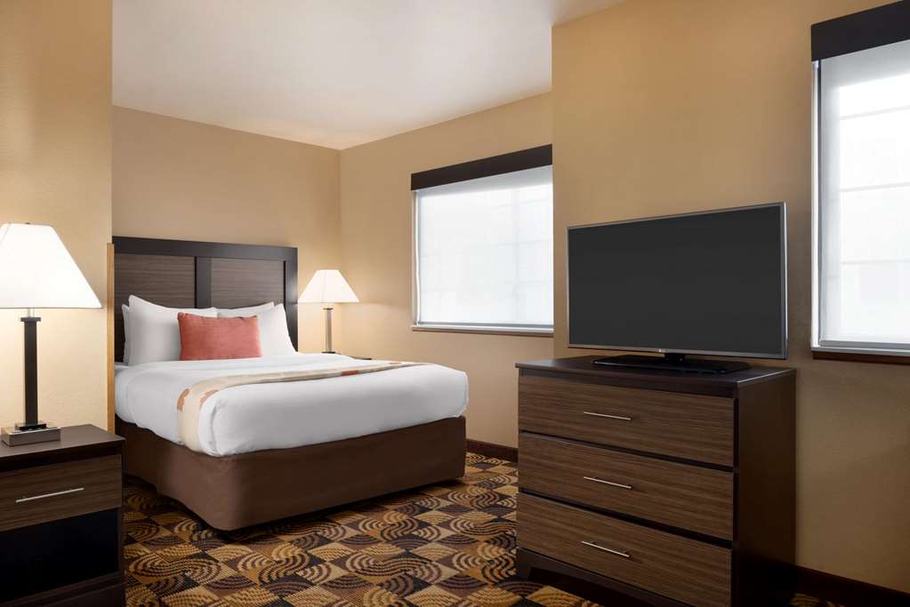 Hawthorn Extended Stay by Wyndham Milwaukee Airport - photo 6